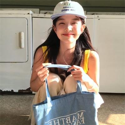 三小一家人